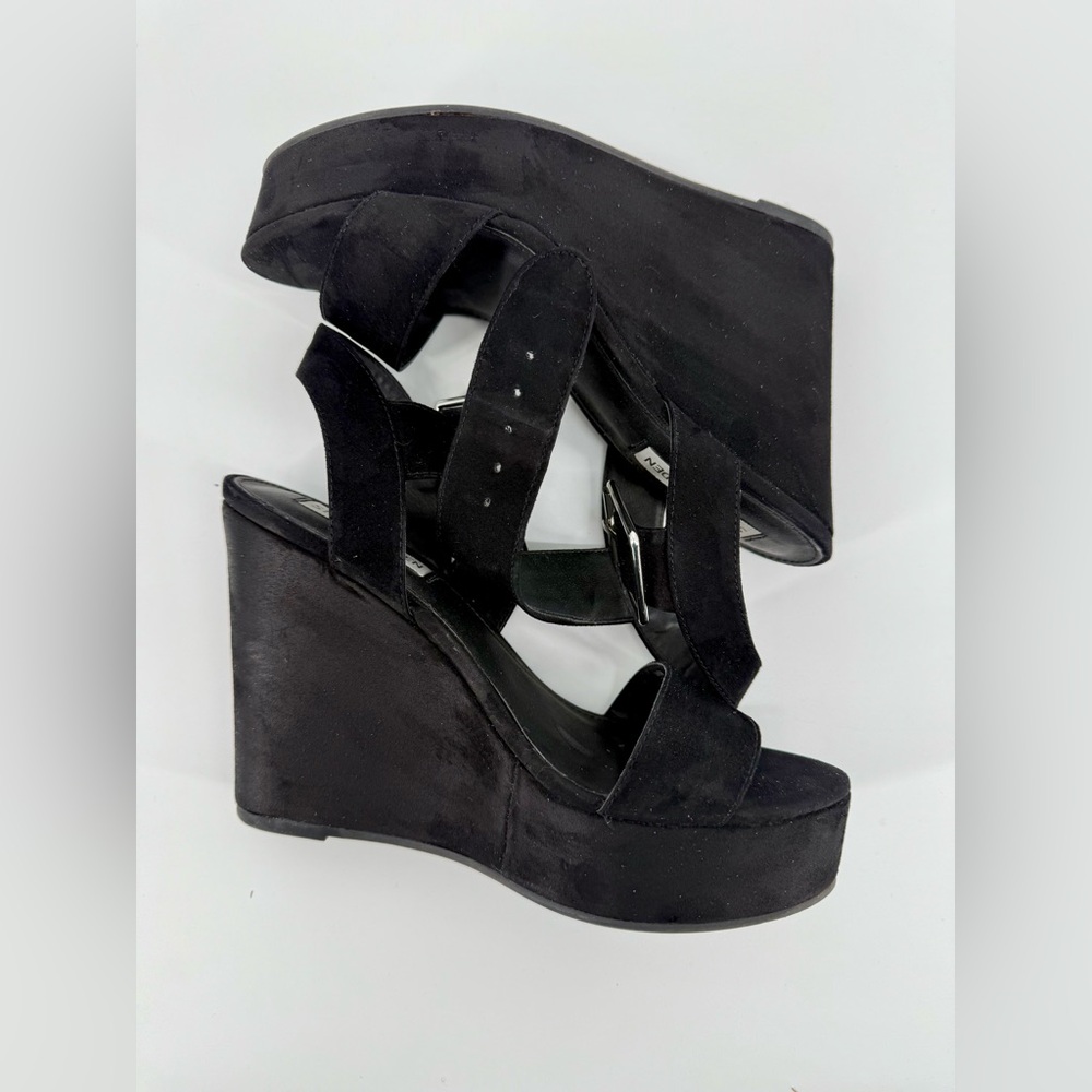 Steve Madden Elegant Black Wedge Heels - Picture 3 of 12